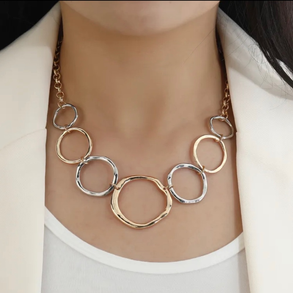 Gorgeous necklace